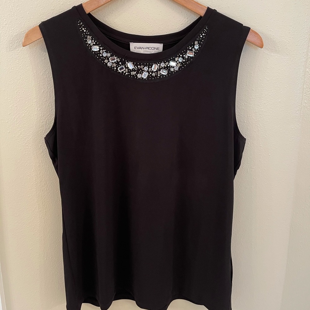 NWT Evan Picone jeweled top. Sleeveless. Size L